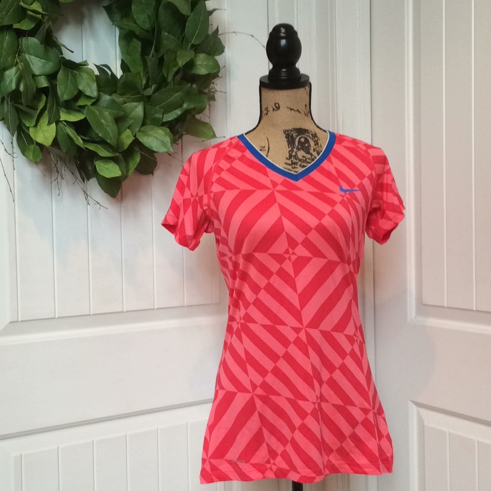 Nike Pro v neck athletic top fitted L red/pink